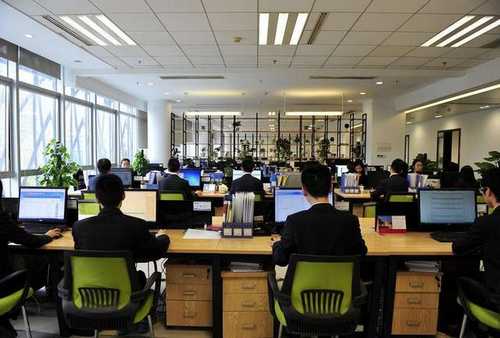 免费注册网站域名，自建平台与租赁平台的选择对比